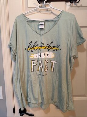 Torrid Gilmore Girls Graphic Tee size 3